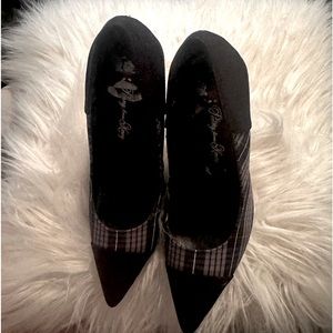 beautiful play heels black and gray